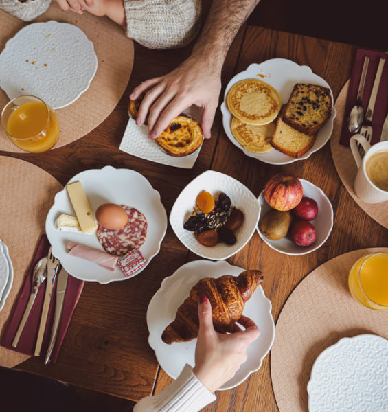 Petit_dejeuner_français_fruit_le_manoir_cote_ouest