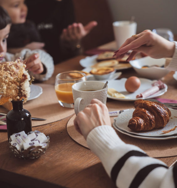 Petit_dejeuner_hotel_famille_le_manoir_la_rochelle